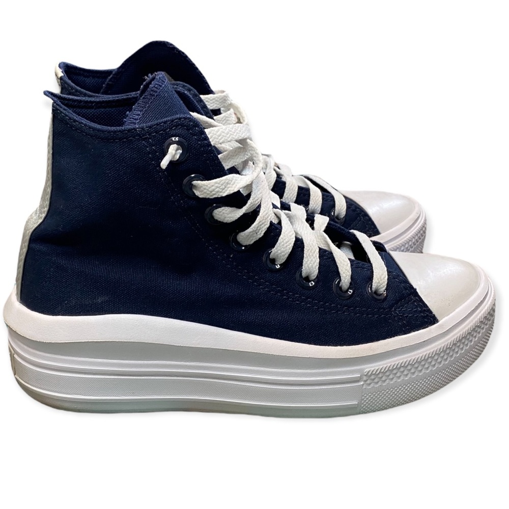 Navy Chuck Taylor All Star Move